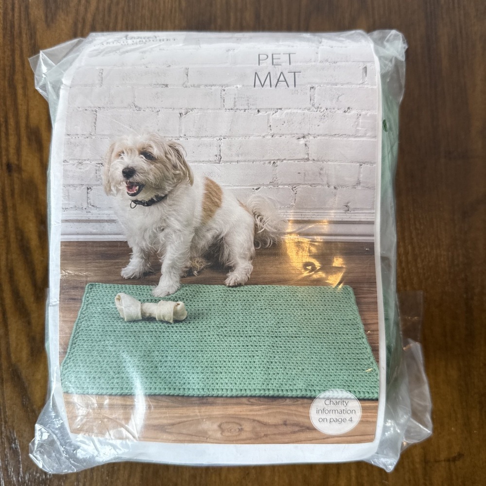Annie's Caring Crochet Kit Club - CKC18 Pet Mat Learn To Crochet Winter Craft